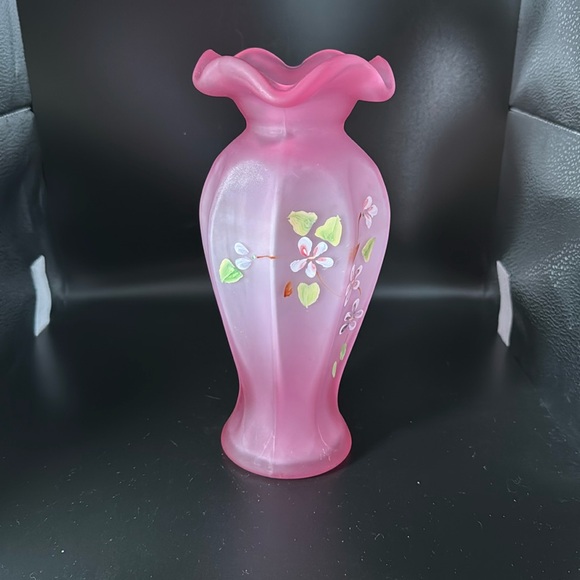 Other - Vintage Pink Satin Hand Painted Ruffled Vase